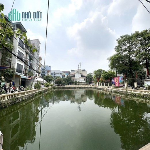 Bán nhà Nguyễn Ngọc Vũ 40mx4 tầng-Dân xây- gần ô tô-cách phố 50m giá đầu tư