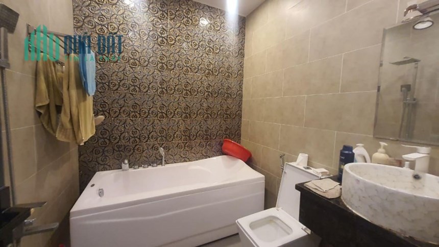 -	Bán nhà hẻm ô tô 3 tầng 4x20 Lũy Bán Bích Tân Phú chỉ 7,9 tỷ TL.