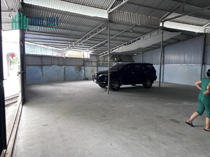 CHO THUÊ KHO XƯỞNG NGỌC HỒI 250M2, 16 TRIỆU/THÁNG, Ô TÔ 10 TẤN VÀO TẬN KHO