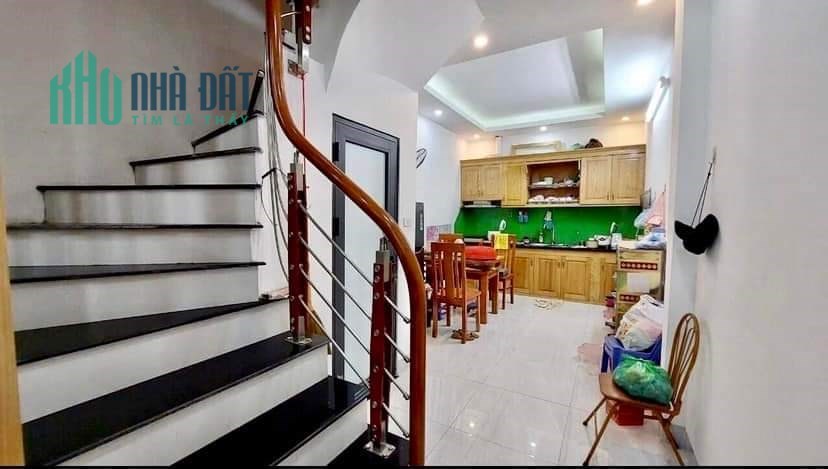 Mỹ Đình- 38m x 5T-8 phòng- DT300tr/năm-  chỉ 5 Tỷ 2