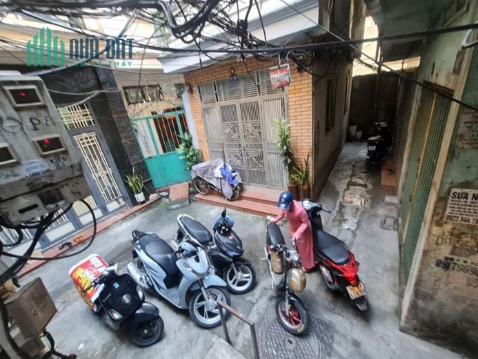 Bán nhà TT Lò Đúc- nhỉnh 800tr-gần ô tô-nhà đẹp kiên cố- sổ đỏ CC- hiếm có khó tìm