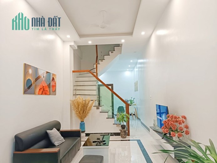 Giảm chào 200 trđ, tặng nội thất, ở ngay, 2 thoáng, Phan Đình Giót
