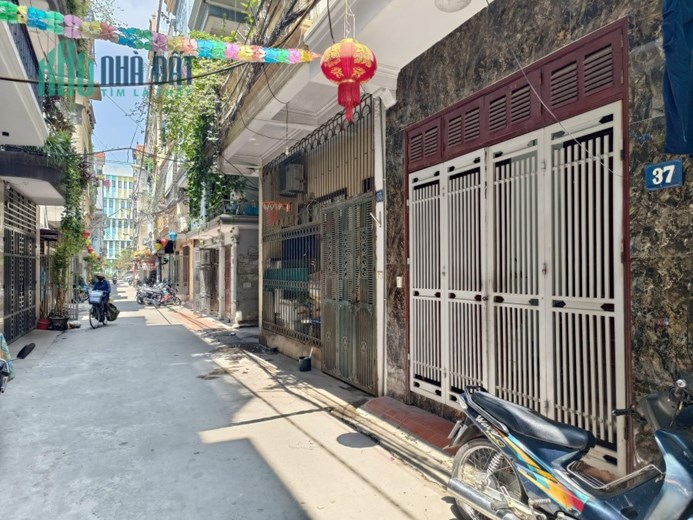 Tôi bán căn nhà nằm ở ngõ Lê Lợi ô tô tránh gần chợ Hà Đông diện tích 58m² nhà 4 tầng giá 6 tỷ.