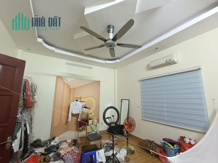 Tôi bán căn nhà nằm ở ngõ Lê Lợi ô tô tránh gần chợ Hà Đông diện tích 58m² nhà 4 tầng giá 6 tỷ.