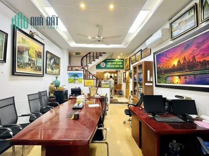 Bán nhà ngõ 140 Nguyễn Xiển 60m x 4 tầng, mt: 4.6m

Giá chào: 11 tỷ thương lượng