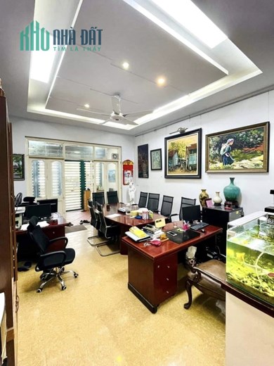 Bán nhà ngõ 140 Nguyễn Xiển 60m x 4 tầng, mt: 4.6m

Giá chào: 11 tỷ thương lượng