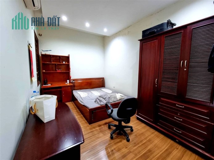 Bán nhà phố Nghĩa Tân, Cầu Giấy, 60m2, 4 tầng, gara ô tô, ô chờ thang máy, giá 15 tỷ.