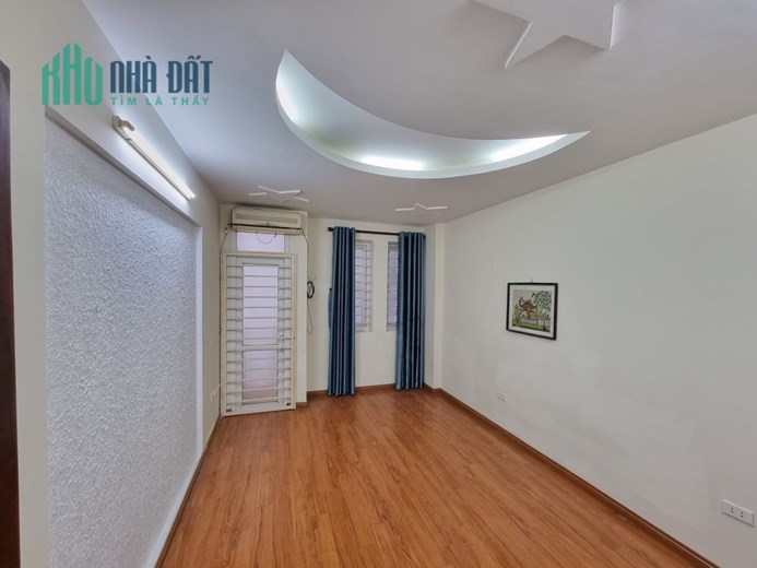 43m 5 Tầng Mặt Tiền 4.5m Nhỉnh 4 Tỷ Phố Dương Quảng Hàm Trung Tâm Cầu Giấy. Chủ Tự Xây Chắc Chắn.