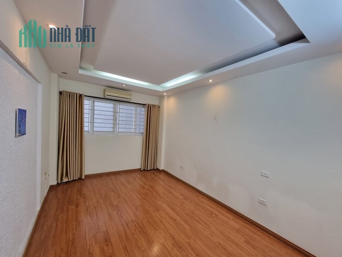 43m 5 Tầng Mặt Tiền 4.5m Nhỉnh 4 Tỷ Phố Dương Quảng Hàm Trung Tâm Cầu Giấy. Chủ Tự Xây Chắc Chắn.