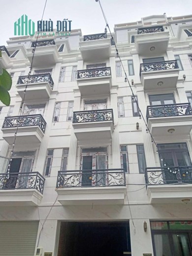 Thoại Ngọc Hầu- Phú Thạnh Tân Phú 
73m2 ( 4x 18) HẺM 8M, 5 Tầng khu Vip