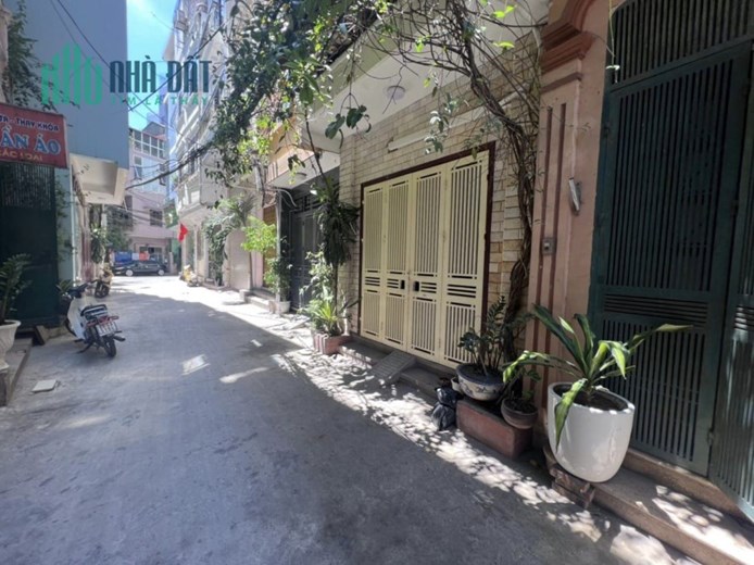 Hiếm có căn thứ 2 ở Phố Vương Thừa Vũ nhà 2 mặt ngõ ô tô tránh kinh doanh