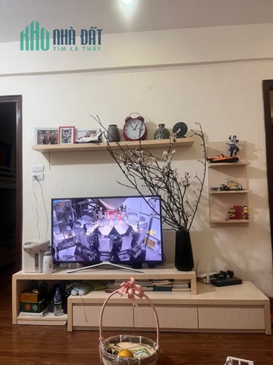 Bán gấp nhà Tầng Thấp tập thể Đường Sắt Mặt Phố Ngọc Khánh, Dt 80m2, Ba Đình