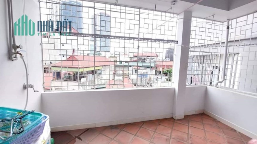 Ngân hàng siết nhà ngõ Quang Tung 48m2 nhà 4 tầng oto 7 chỗ vào nhà  giá 5 tỷ 7