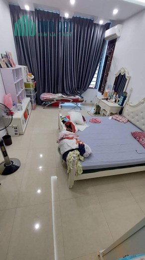 Ngân hàng siết nhà ngõ Quang Tung 48m2 nhà 4 tầng oto 7 chỗ vào nhà  giá 5 tỷ 7