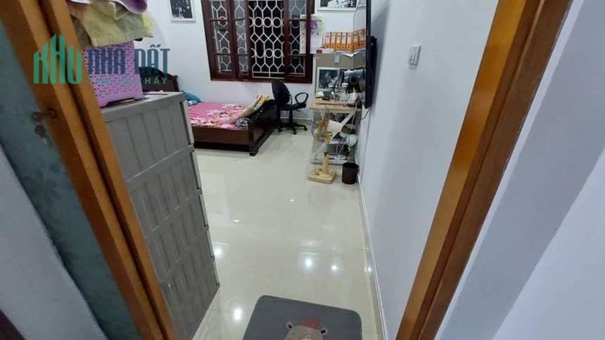 Ngân hàng siết nhà ngõ Quang Tung 48m2 nhà 4 tầng oto 7 chỗ vào nhà  giá 5 tỷ 7