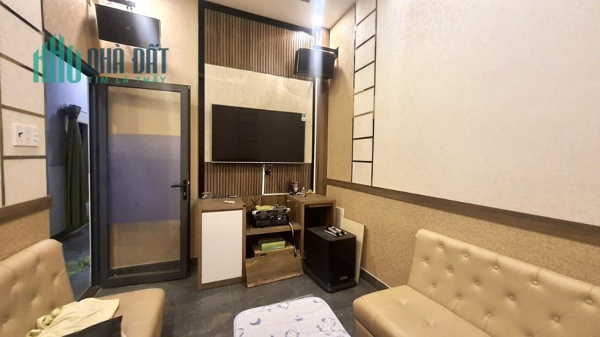 Bán Nhà Chính Chủ Hòa Bình Quận Tân Phú 4Mx19.5M 3Tầng 5PN Nhỉnh 7TỶ.