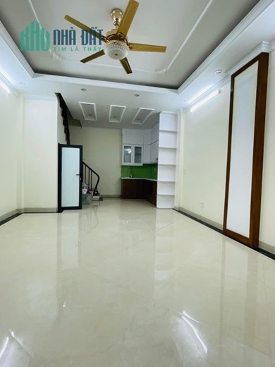 62m 5 Tầng Mặt Tiền 4.1m Nhỉnh 7 Tỷ Trung Tâm Quận Cầu Giấy. Giao Thông Thuận Lợi. Sổ Nở Hậu Sẵn