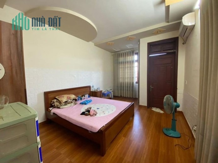 Bán nhà mặt đường Kiều Sơn lô góc, kinh doanh cực đẹp GIÁ 5.4 tỉ