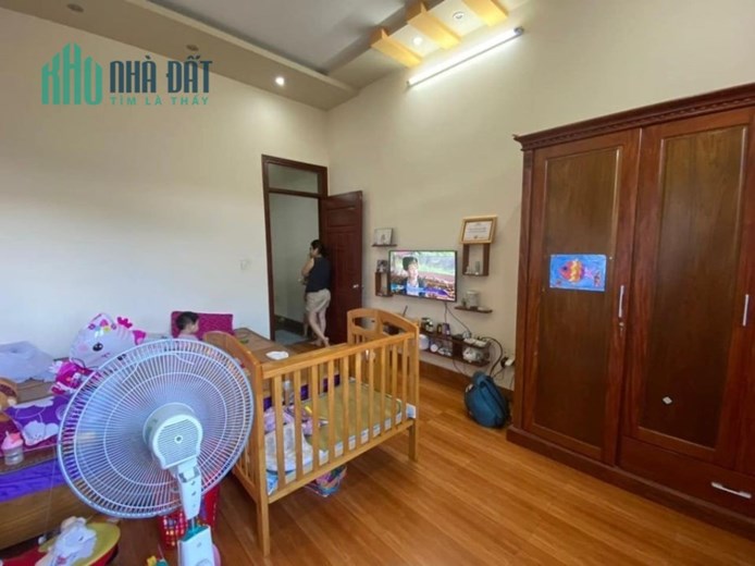 Bán nhà mặt đường Kiều Sơn lô góc, kinh doanh cực đẹp GIÁ 5.4 tỉ