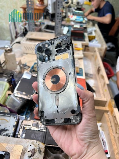 THAY PIN iPHONE CHÍNH HÃNG - LẤY NGAY CHỈ TỪ 299K ĐẶC BIỆT THAY PIN HIỂN THỊ PHẦN TRĂM PIN HOTLINE: