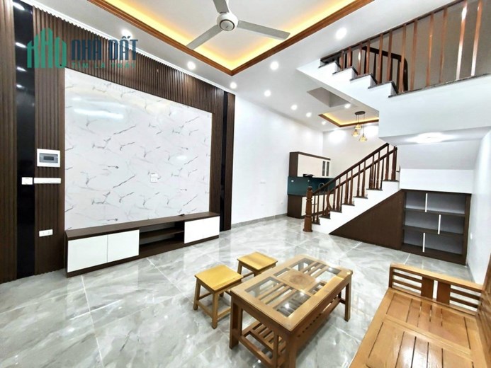 Nhà Đẹp Phân Lô, Phố Tân Mai, Quận Hoàng Mai, 45m x 5T, Giá hơn 5 tỷ.
