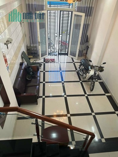 Bán nhà Hương Lộ 2 Bình Tân 54m2 4 tầng BTCT HXH 4PN chỉ 5.9 tỷ thương lượng.