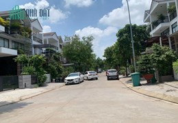 NHÀ LẦU ĐẬU XE HƠI - NỘI THẤT CAO CẤP - MẶT TIỀN HBC - 5 TẦNG - 110M2 - NHÍCH 11 TỶ