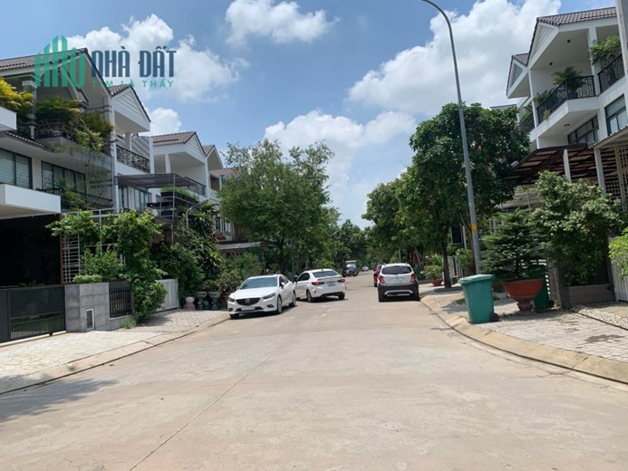 NHÀ LẦU ĐẬU XE HƠI - NỘI THẤT CAO CẤP - MẶT TIỀN HBC - 5 TẦNG - 110M2 - NHÍCH 11 TỶ