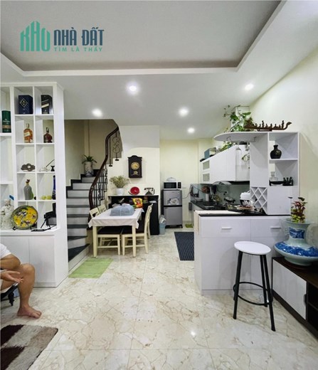 Chính chủ nhà,Ngọc Thụy Long Biên-5 tầng-Mt4,4m-Trước nhà ôtô tránh-Lô góc-32m²-nhỉnh 4 tỷ
