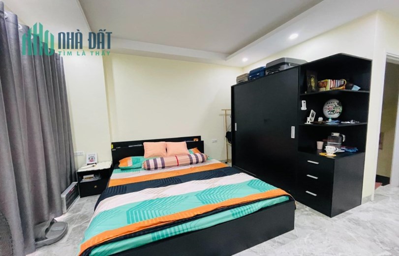 Chính chủ nhà,Ngọc Thụy Long Biên-5 tầng-Mt4,4m-Trước nhà ôtô tránh-Lô góc-32m²-nhỉnh 4 tỷ