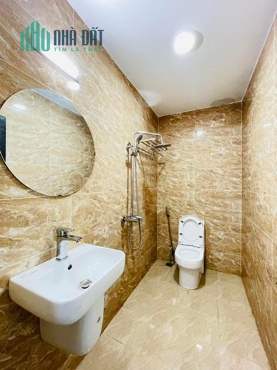 CHỦ GIẢM GIÁO CHÀO . CỰC HIẾM, VỊ TRÍ ĐẸP VÕNG THỊ , NHÀ ĐẸP THOÁNG BA BƯỚC CHÂN RA HỒ TÂY. NGÕ