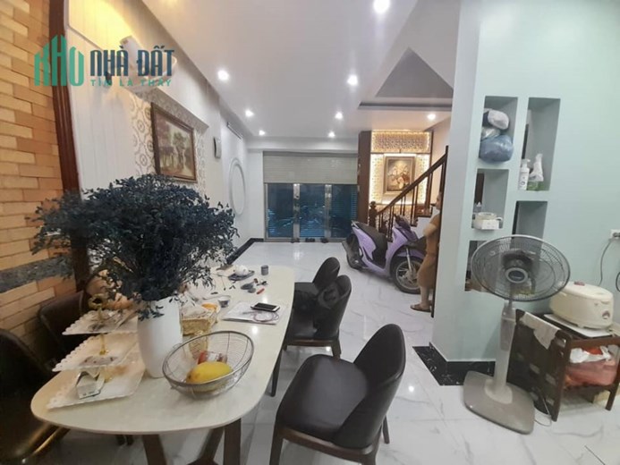 ⚜️ NHÀ PHỐ VIP HOÀNG CẦU-Ô CHỢ DỪA-ĐỐNG ĐA 52M2 5T MT 5M Ô TÔ TRÁNH SIÊU KINH DOANH CHỈ 12 TỶ ⚜️