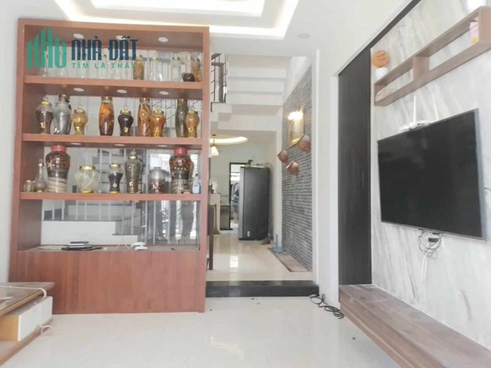 Nhà đẹp sau lưng mặt tiền đường Tôn Đản, Hòa An, Cẩm Lệ