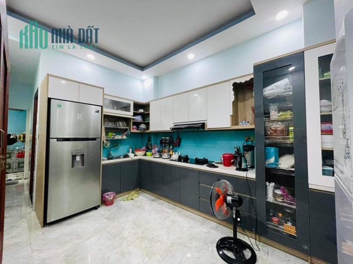 Bán nhà  Mặt tiền p. Linh Chiểu, giáp Võ Văn Ngân. Nhà 2T kiên cố