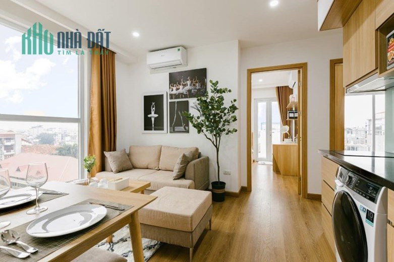 Bán toà căn hộ Vip quận Tây Hồ, View hồ, 156m2, 8T, chỉ 26 tỷ.