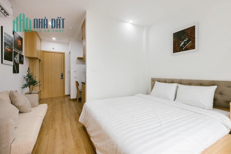 Bán toà căn hộ Vip quận Tây Hồ, View hồ, 156m2, 8T, chỉ 26 tỷ.