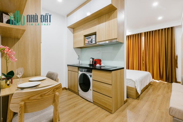 Bán toà căn hộ Vip quận Tây Hồ, View hồ, 156m2, 8T, chỉ 26 tỷ.