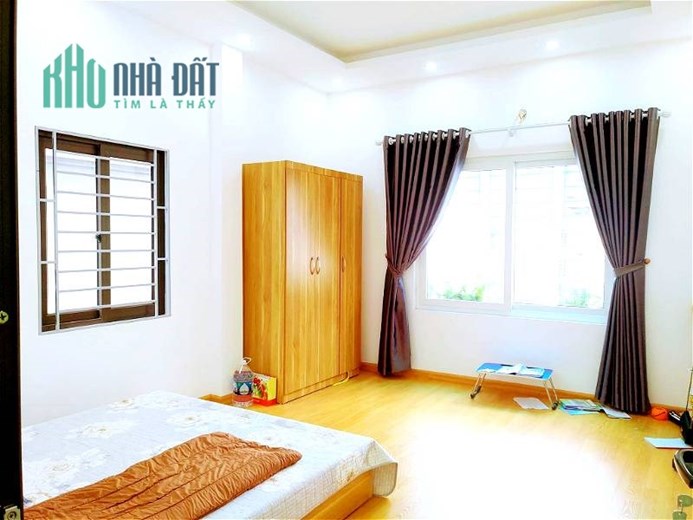 SIÊU RẺ NHÀ HÀO NAM, ĐỐNG ĐA NGÕ TO, Ô TÔ TRÁNH 20M, DT RỘNG 4 NGỦ HƠN 2 TỶ