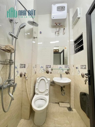 siêu hót - nhà đại từ - hoàng mai - ô tô cách nhà vài bước chân - tiện ích vô vàn - nhà 5 tầng mới