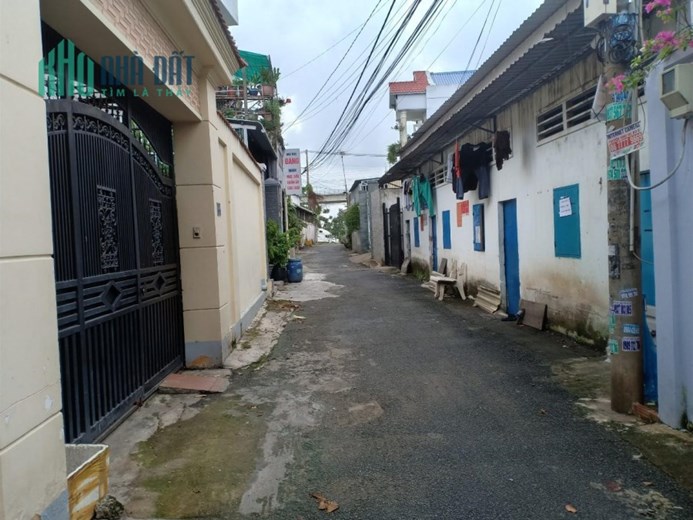 Bán lô đất 120m2, gần xa lộ Hà Nội, giá chỉ 3,9 tỷ.
