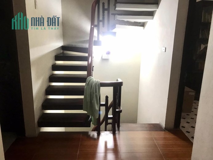 93m Mặt Tiền 16.1m Phố Phạm Văn Đồng Cầu Giấy. Vị Trí Siêu Đẹp. Giao Thông Thuận Lợi Đi Lại Các
