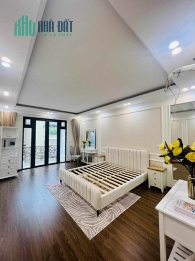 NHÀ ĐẸP  NGUYỄN SƠN - ÔTÔ TRÁNH,  7 TẦNG THANG MÁY, KINH DOANH – NỘI THẤT XỊN