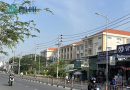 Nhà Mặt tiền kinh doanh, DT 8.2x33, Tô Ký Hóc Môn