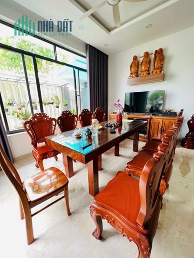 Cho thuê biệt thự vườn góc 2 MT 16m ở Phước Long