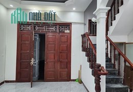 Cho thuê nhà phố Trần Quốc Toản, 35m2 x 5 tầng , giá 17tr