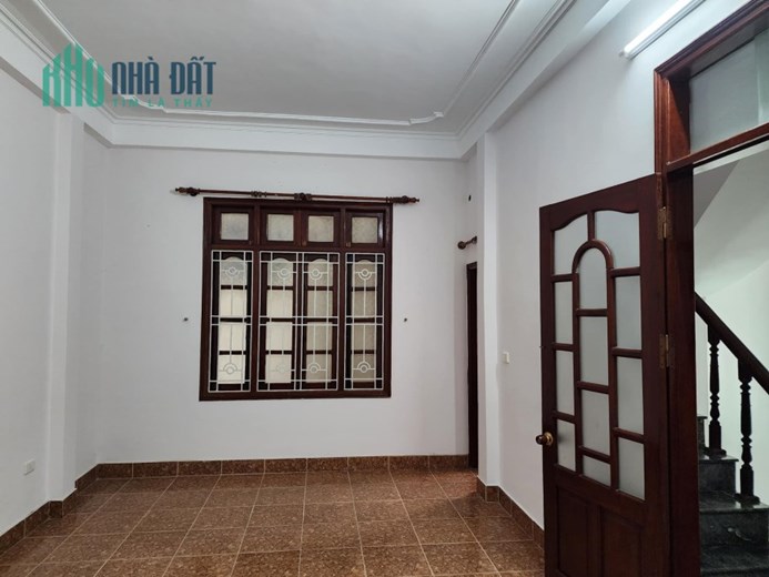 Cho thuê nhà phố Trần Quốc Toản, 35m2 x 5 tầng , giá 17tr