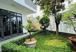 Cho thuê biệt thự vườn góc 2 MT 16m ở Phước Long