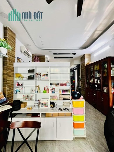 Bán Nhà Cách Mạng Tháng 8, Tân Bình, 60m2, 4 Tầng Mới, Nội Thất Cao Cấp, Nhỉnh 10 Tỷ TL.