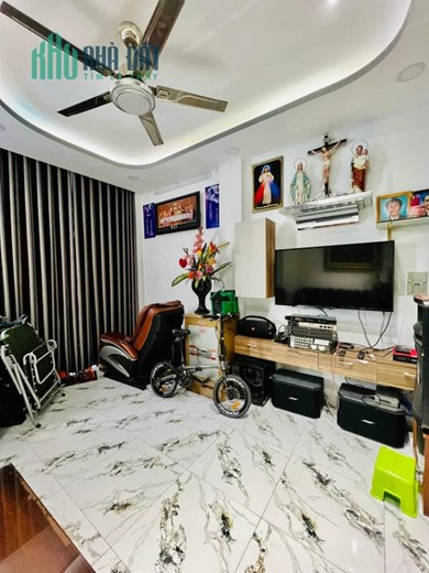 Bán Nhà Cách Mạng Tháng 8, Tân Bình, 60m2, 4 Tầng Mới, Nội Thất Cao Cấp, Nhỉnh 10 Tỷ TL.