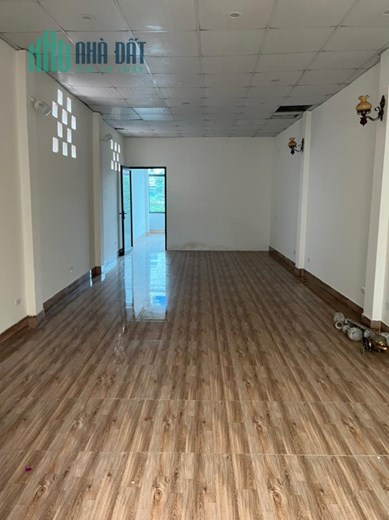Cho thuê nhà MP Bờ Sông Sét , 90m2 x 2 tầng , giá 30tr